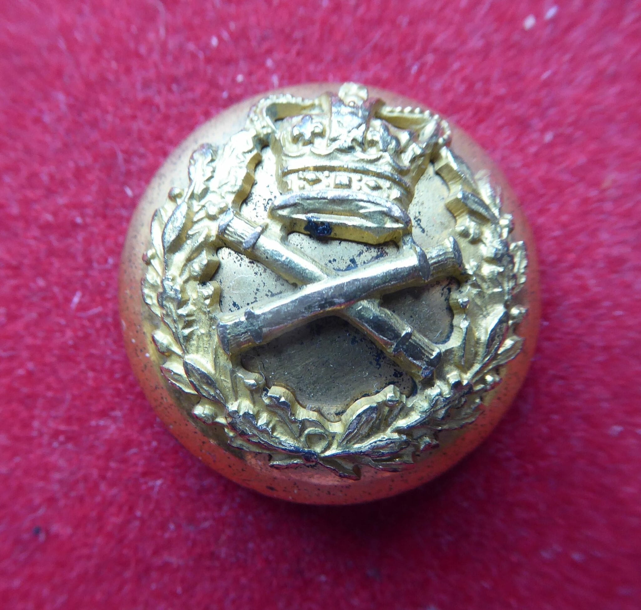 Field Marshal’s mounted gilt button, 23mm – Bates and Hindmarch