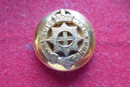 Windsor Court Dress, 25mm king's or Tudor crown Windsor Court Dress, 25mm king's or Tudor crown