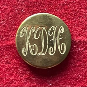 Kingdom Drag Hunt, 20mm gilt button