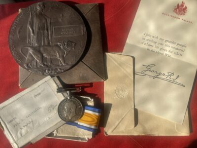 Royal Warwickshire Regiment. A death plaque & British War Medal to a Private