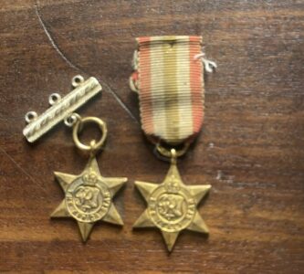 WW2 Italy Star with old ribbon and an Afrca Star without ribbon WW2 Italy Star with old ribbon and an Afrca Star without ribbon