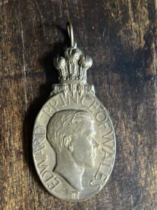 BOMBAY. Thovsal bronze medal commemorating the Royal Visit of HRH The Prince of Wales in 1921 BOMBAY. Thovsal bronze medal commemorating the Royal Visit of HRH The Prince of Wales in 1921